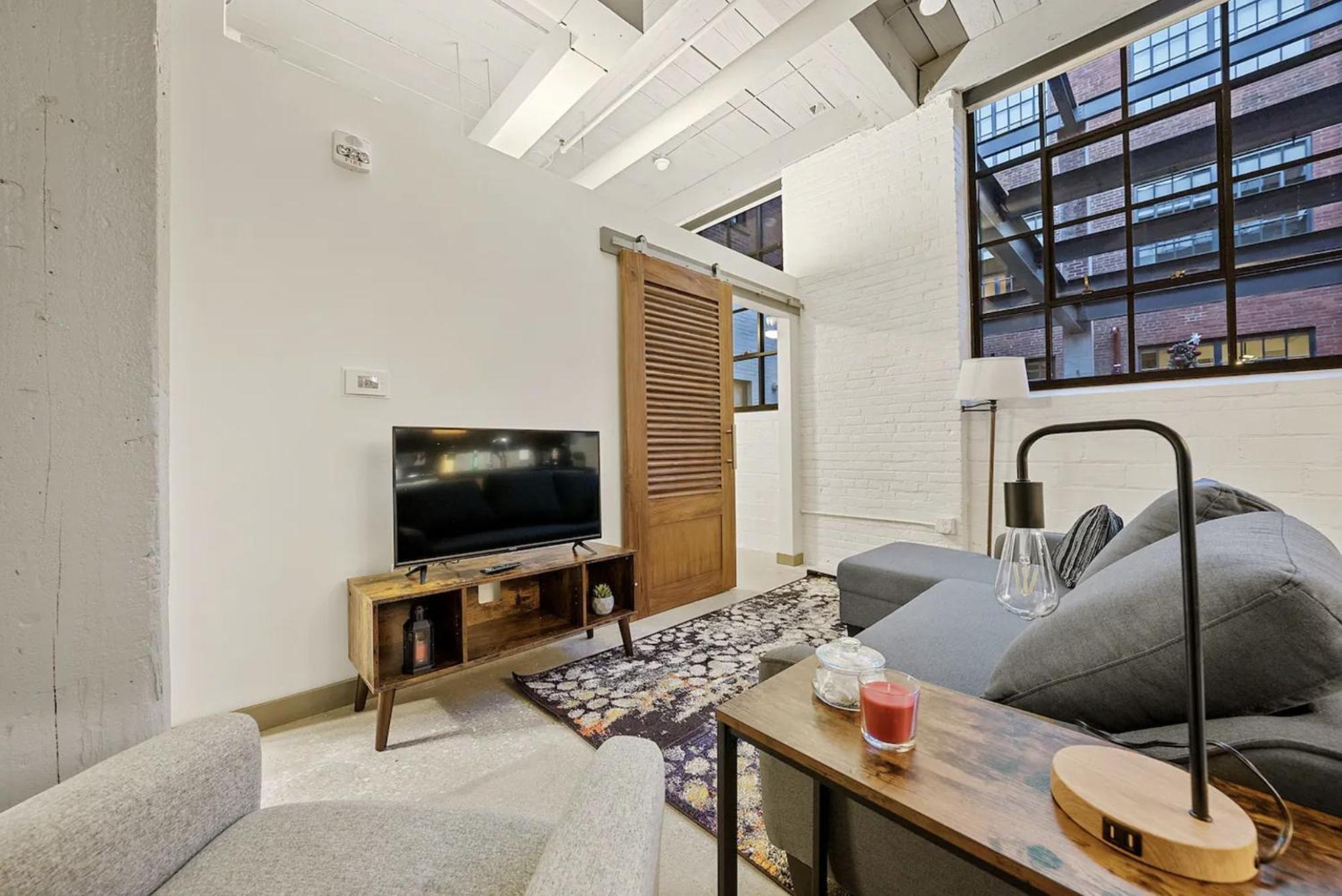 2125 Superior Living Appartement *