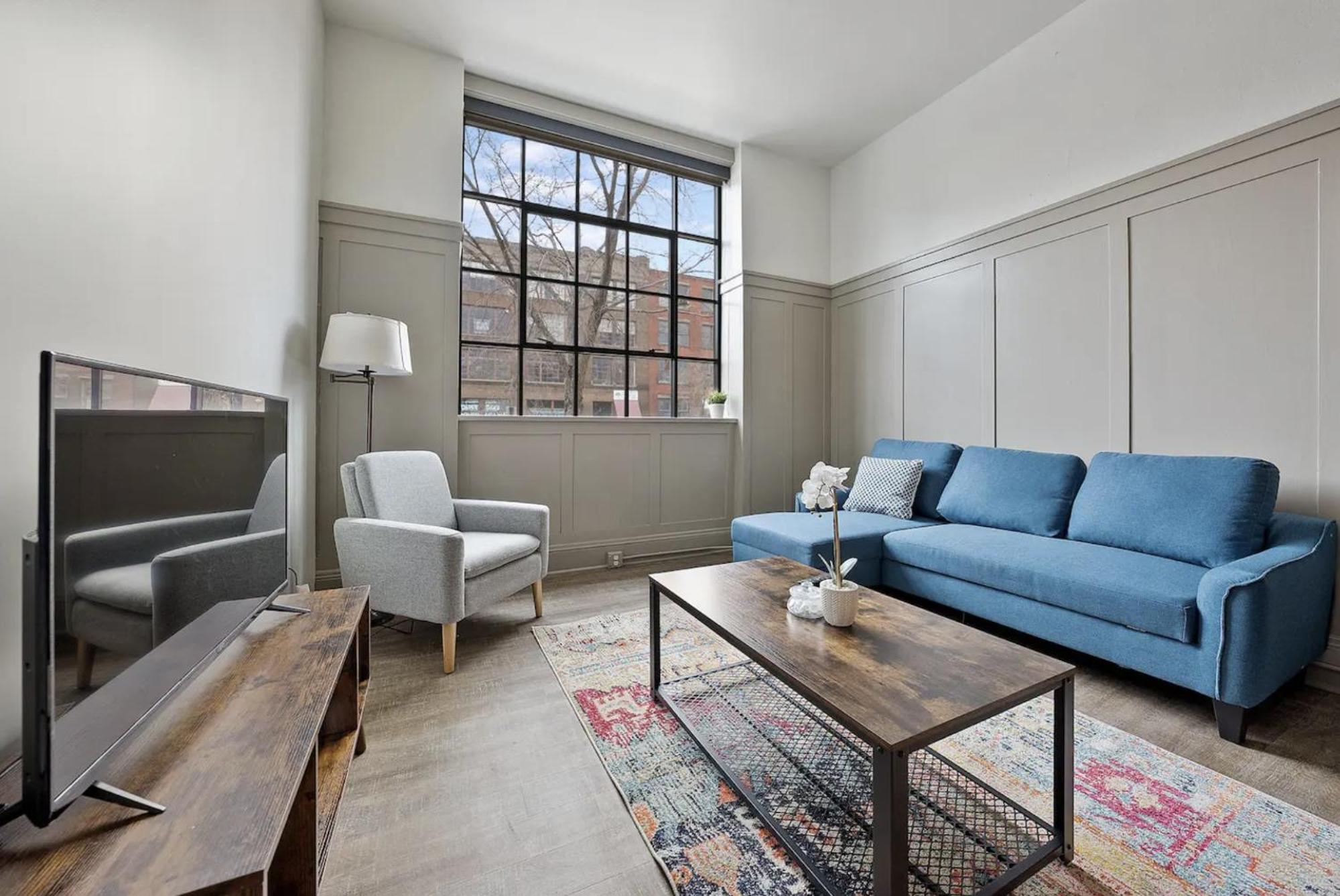 2125 Superior Living Appartement